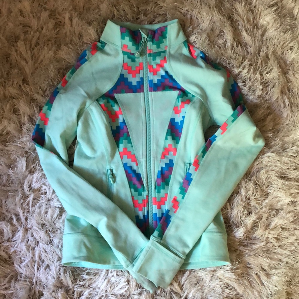 Ivivva girls mint green workout/running jacket/full/zip up size 10